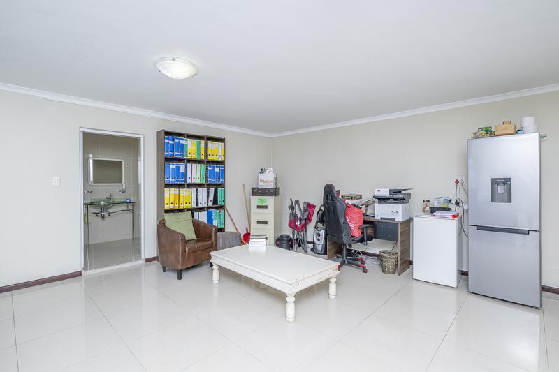 To Let 6 Bedroom Property for Rent in Kleinbron Estate Western Cape